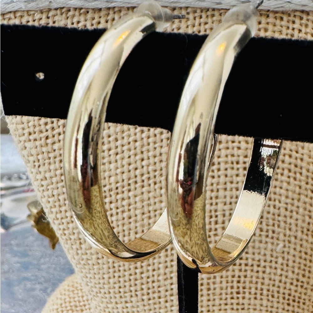 Chic Gold Tone Hoop Earrings
